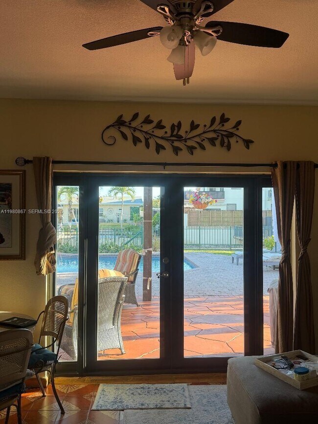 Building Photo - 10720 SW 43rd Ln