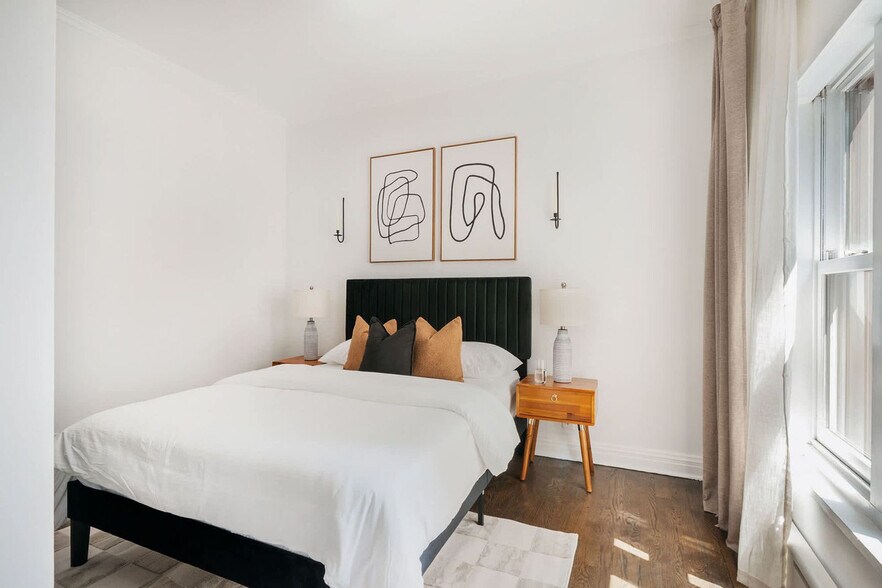 Building Photo - 10 5th Ave