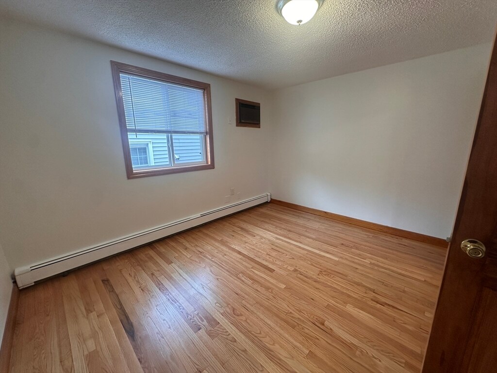 Building Photo - 253 Elm St