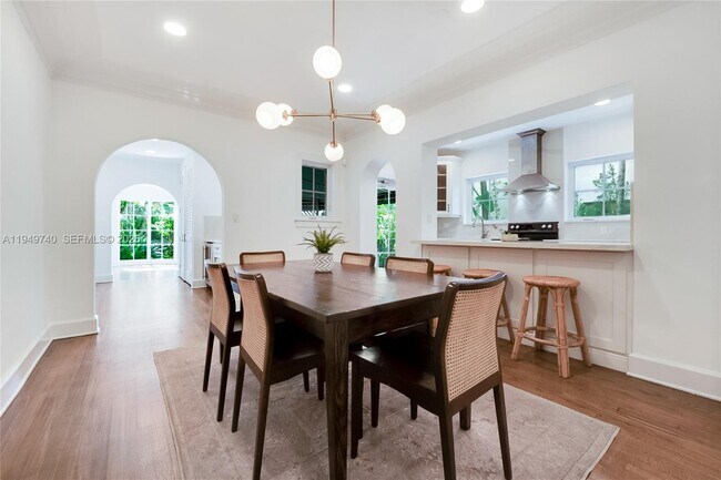 Building Photo - 512 Majorca Ave