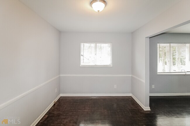 Building Photo - 2375 Surrey Trail