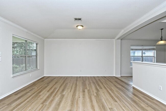 Building Photo - 2112 Mir Woods Dr
