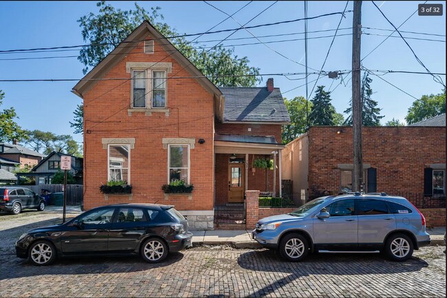 Building Photo - 758 S Pearl St