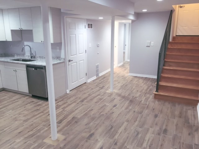 Building Photo - 2237 W Fullerton Ave