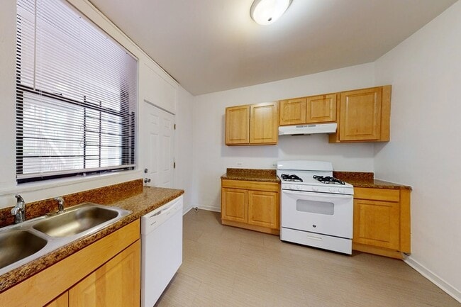 Floorplan - 5339-5345 S. Woodlawn Avenue