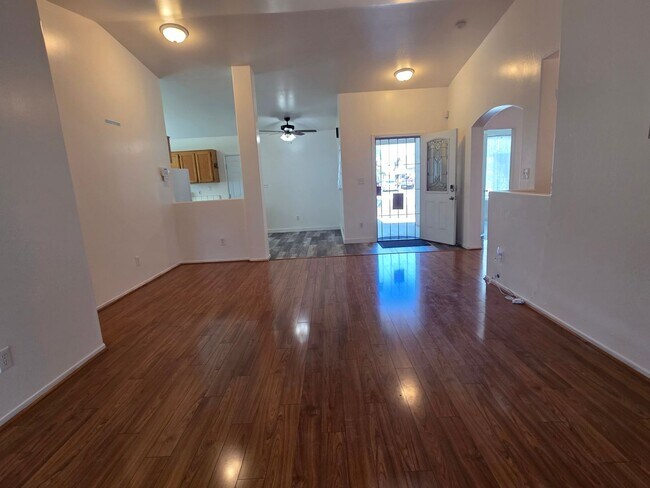 Building Photo - 1305 Quartz Hill Rd