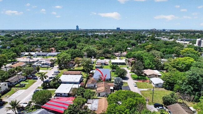 Building Photo - 2630 SW 49th Ct