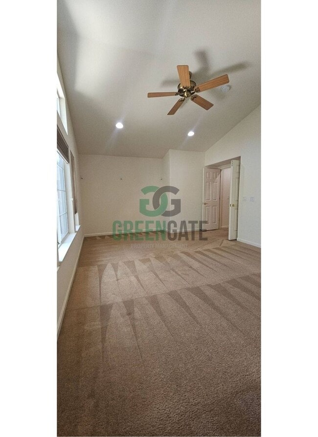 Building Photo - Beautiful 4 Bedroom, 3 Bathroom Home in Tr...