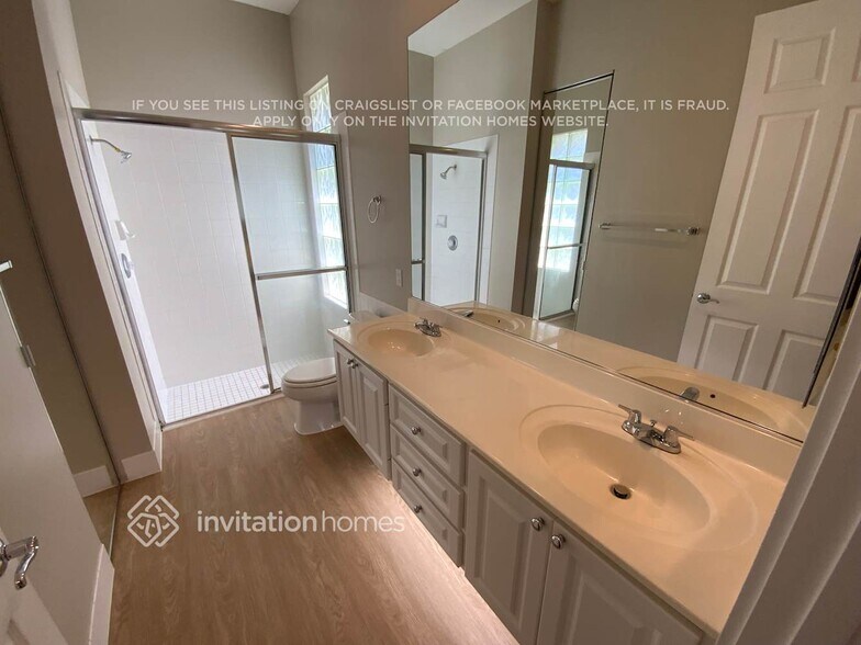 Building Photo - 4776 Temple Dr