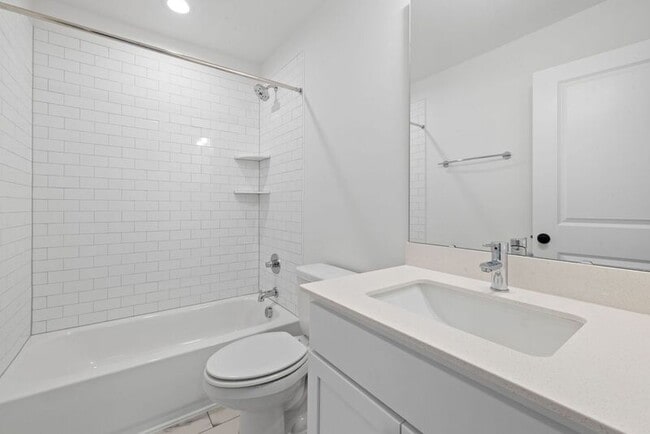 Building Photo - 4820 Gossamer Ln