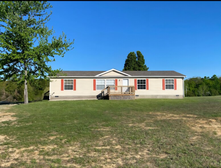 Primary Photo - 185 Oaklawn Ct