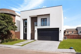 Building Photo - 15 S 42nd St