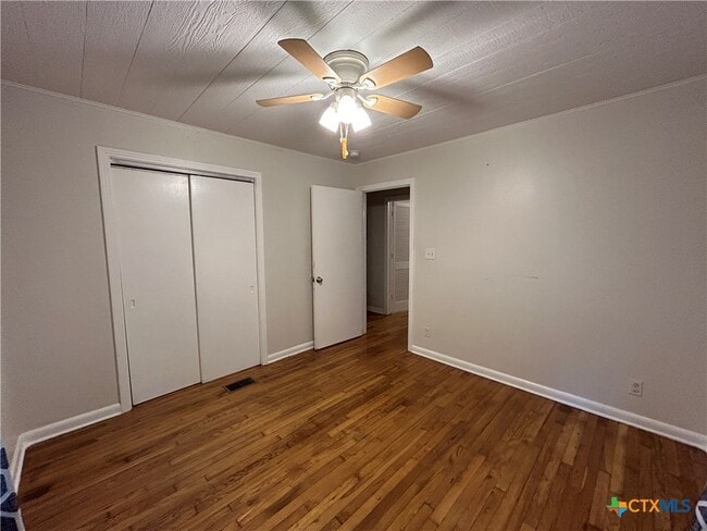 Building Photo - 554 Lee St
