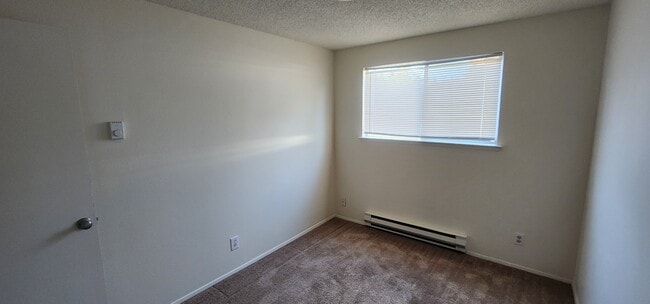 Building Photo - 521 159th St E