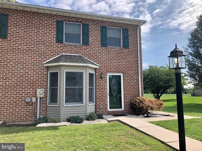 Building Photo - 16 Colonial Dr