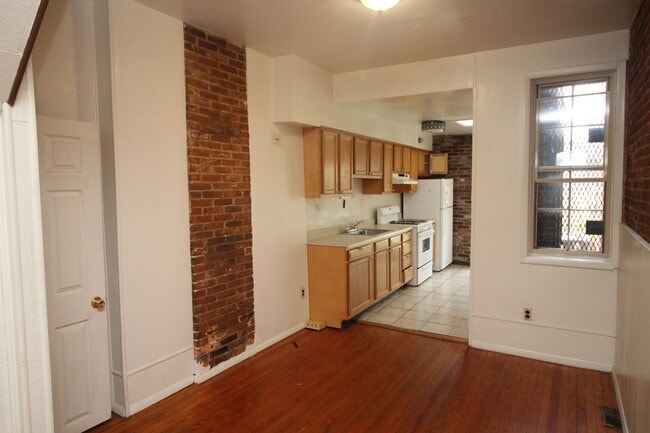 Building Photo - Charming Seton Hill 3bd/1ba Rowhome w/ CAC...