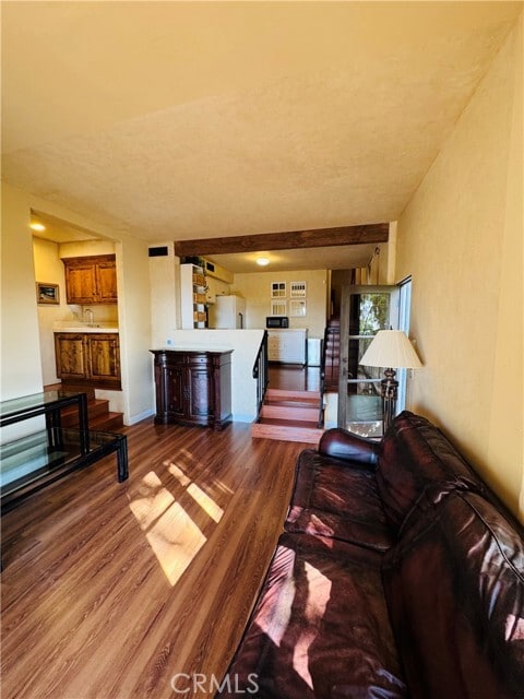 Building Photo - 573 Temple Hills Dr