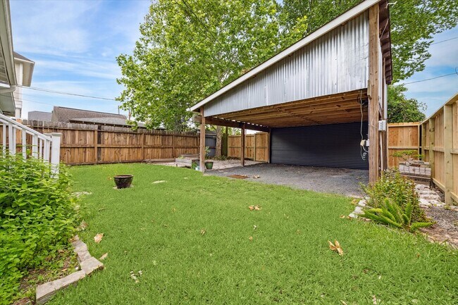 Building Photo - 513 Northwood St