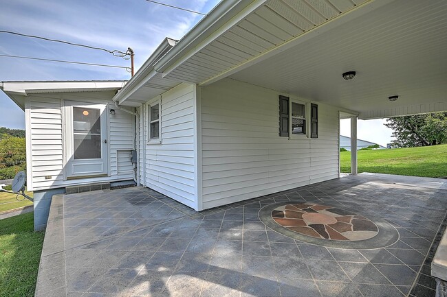 Building Photo - 135 Hixon Cir