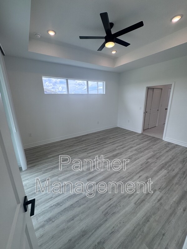 Building Photo - 1724 NW 24th Ave