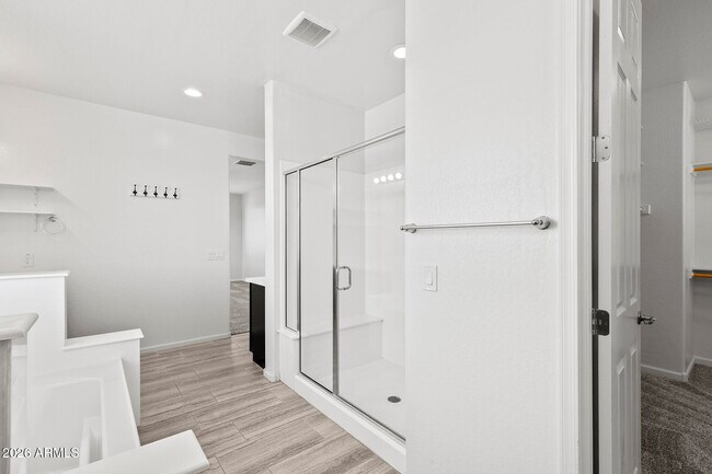 Building Photo - 130 N Bay Dr