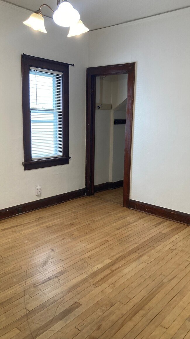 Building Photo - 3131 N Fratney St