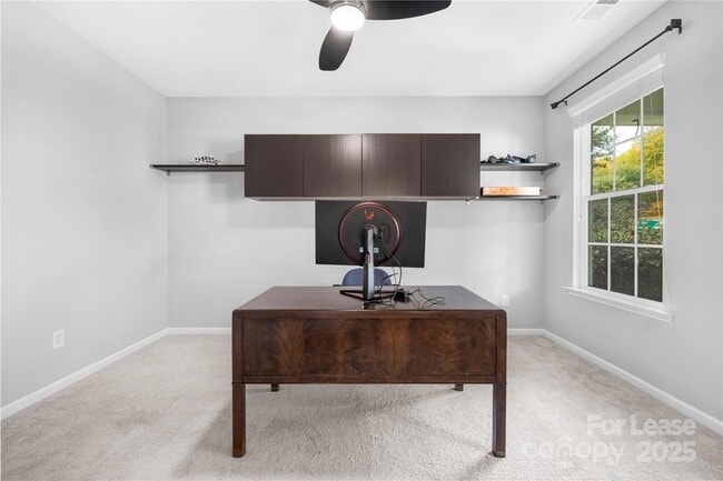 Building Photo - 5829 Dinsmore Ln