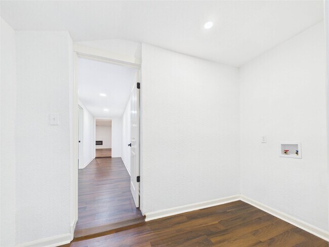 Building Photo - 11515 Iberia Dr