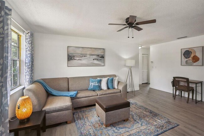 Building Photo - 811 W Magnolia St