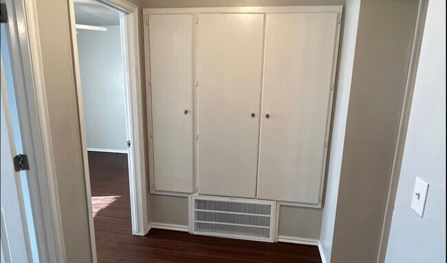 Building Photo - Remodeled 4 bedroom, 2 bath - Moore Schools