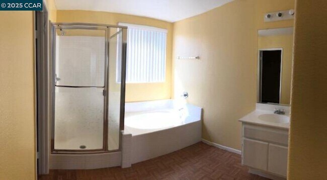 Building Photo - 125 Asusena Dr