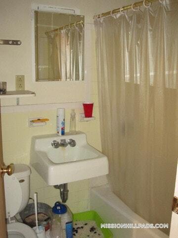 Building Photo - 10 Wait St