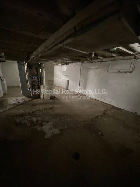 Building Photo - 408 W Clay St