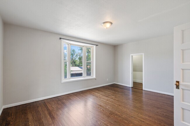 Building Photo - 1230 Glen Ave