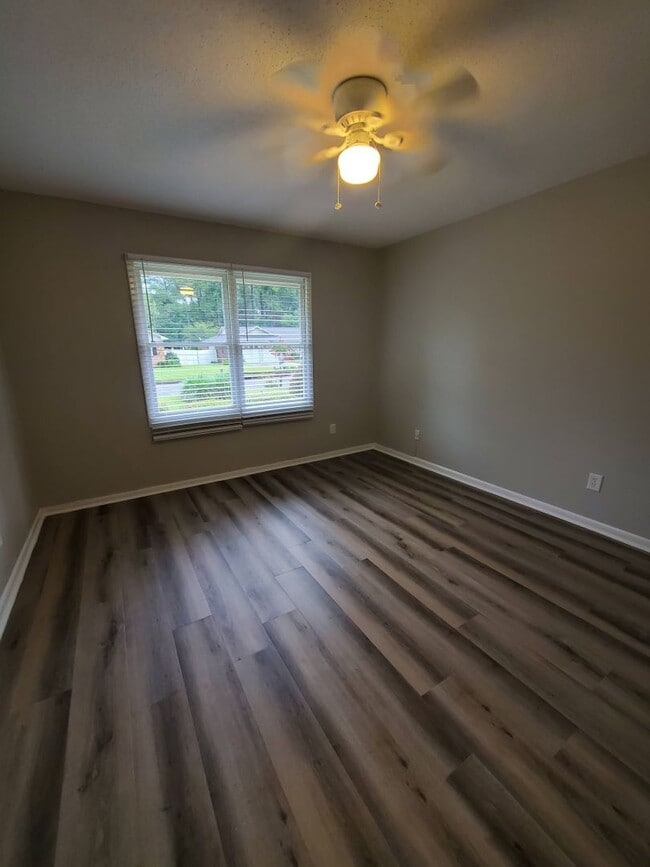 Building Photo - Your Perfect Rental Home in Valdosta, GA