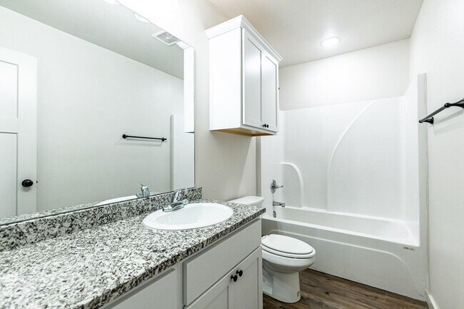 Building Photo - 5519 121st St