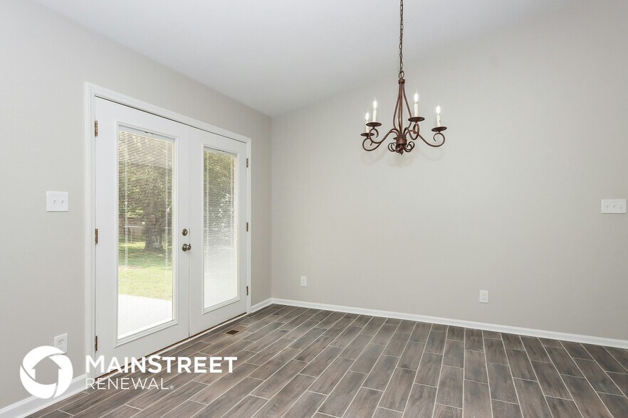 Building Photo - 663 Sunridge Dr