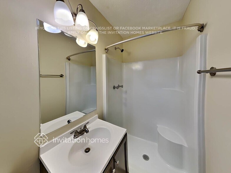 Building Photo - 4656 E Glen Ridge Cir