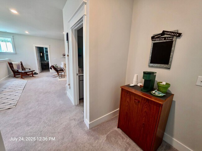 Building Photo - Like new 4 bedroom + loft - Stonoview - Jo...