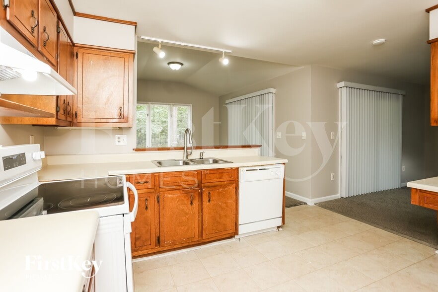 Building Photo - 4275 Red Fox Trail
