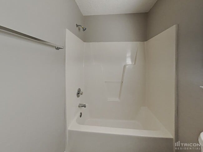 Building Photo - 146 Pinewinds Dr