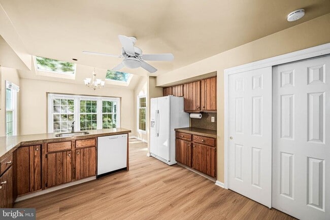 Building Photo - 401 Alderbrook Dr
