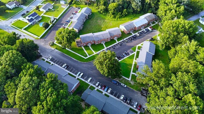 Building Photo - 20 Fort Sumpter Rd