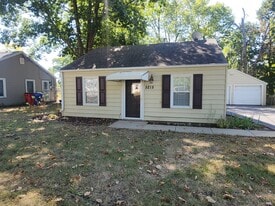 Building Photo - 5215 N Glen Elm Dr
