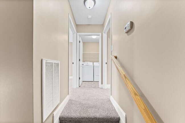 Building Photo - Pet Friendly Two Bedroom!