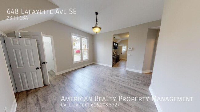 Building Photo - 648 Lafayette Ave SE