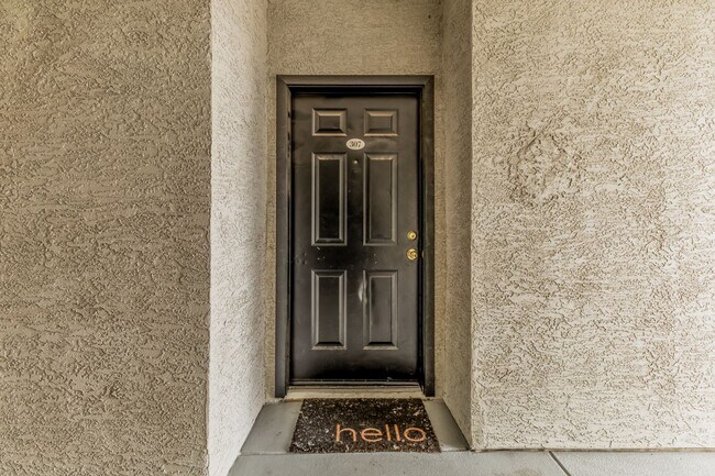 Building Photo - 2 Bedroom, 2 Bath In Central Phoenix
