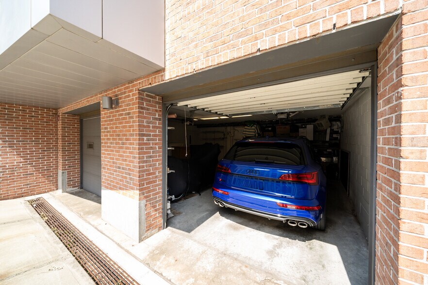 Private Garage Space - 84 Hackensack Plank Rd