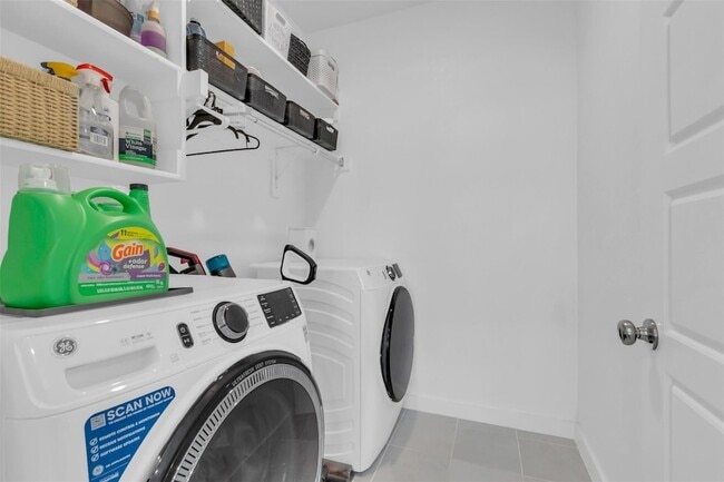 Building Photo - 2428 Mankato Dr