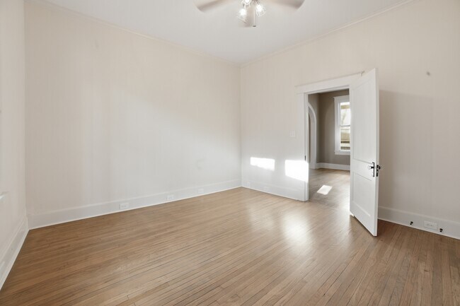 Building Photo - 415 Boulevard St